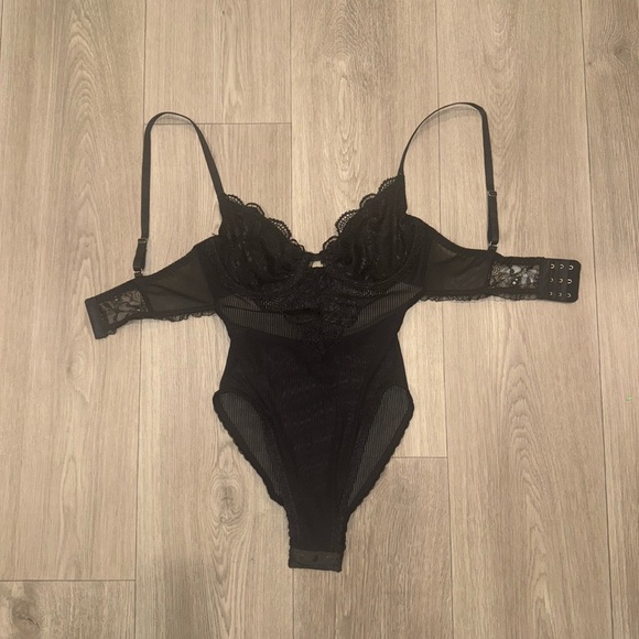 KAT THE LABEL / Revolve Zephyr Body Suit in Black. Size Small. Brand New. - Picture 4 of 6